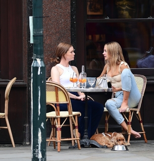 Kimberley Garner feet photo thumbnail