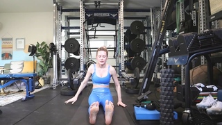 Brie Larson feet photo thumbnail