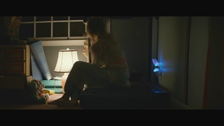 Brie Larson feet photo thumbnail