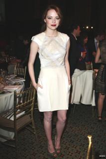 Emma Stone feet photo thumbnail