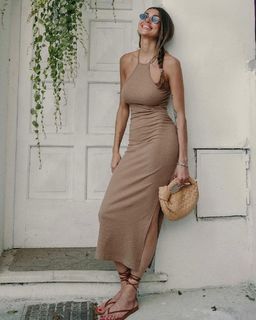 Cristina Buccino feet photo thumbnail