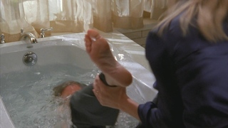 Julie Bowen feet photo thumbnail
