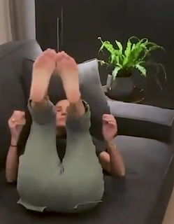 Courteney Cox feet photo thumbnail