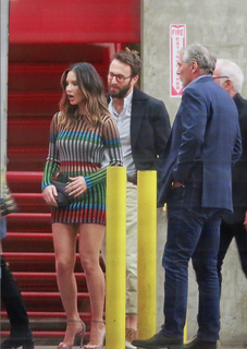 Olivia Munn feet photo thumbnail