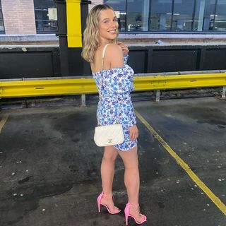 Helen Flanagan feet photo thumbnail