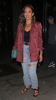 Jessica Alba feet photo thumbnail