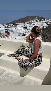 Sofia Richie feet photo thumbnail
