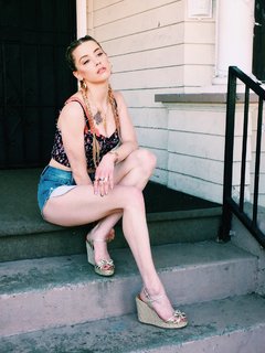 Amber Heard feet photo thumbnail