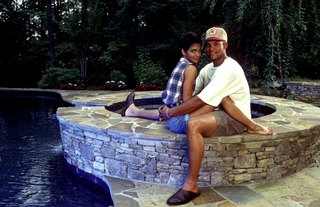 Halle Berry feet photo thumbnail