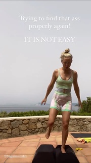 Kate Hudson feet photo thumbnail