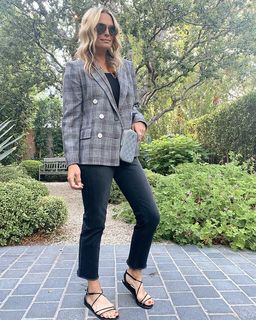 Molly Sims feet photo thumbnail