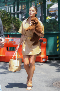 Olivia Culpo feet photo thumbnail