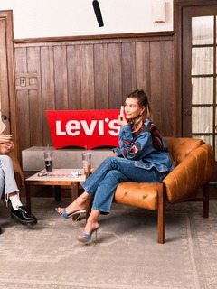 Hailey Bieber feet photo thumbnail