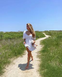 Kara Del Toro feet photo thumbnail