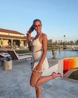 Kara Del Toro feet photo thumbnail