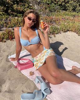 Kara Del Toro feet photo thumbnail