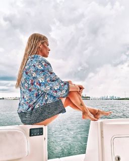 Nicole Neumann feet photo thumbnail