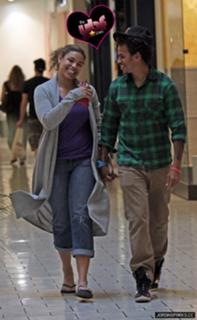 Jordin Sparks feet photo thumbnail