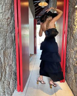 Olivia Culpo feet photo thumbnail