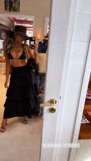 Olivia Culpo feet photo thumbnail