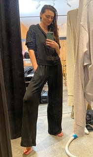 Phoebe Tonkin feet photo thumbnail