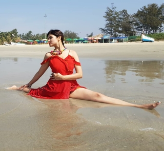 Poonam Yadav feet photo thumbnail