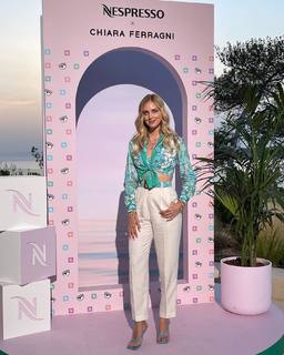 Chiara Ferragni feet photo thumbnail