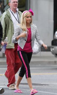 Ashley Tisdale feet photo thumbnail