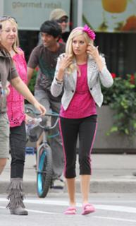 Ashley Tisdale feet photo thumbnail