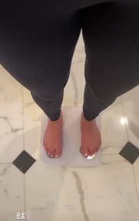 Adrienne Houghton feet photo thumbnail