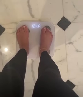Adrienne Houghton feet photo thumbnail