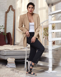 Priyanka Chopra Jonas feet photo thumbnail