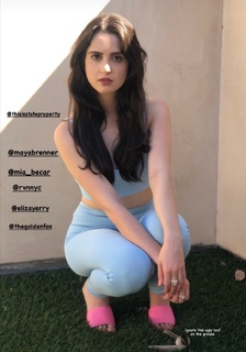 Laura Marano feet photo thumbnail