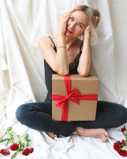 Naomi Watts feet photo thumbnail