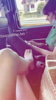 Elisabetta Canalis feet photo thumbnail