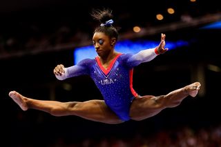Simone Biles feet photo thumbnail