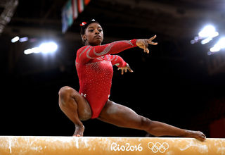 Simone Biles feet photo thumbnail