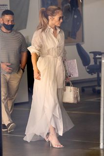 Jennifer Lopez feet photo thumbnail