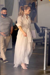 Jennifer Lopez feet photo thumbnail