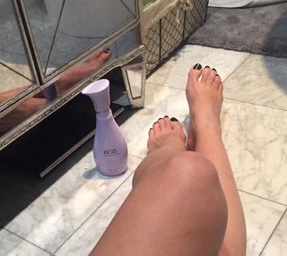 Ashley Benson feet photo thumbnail