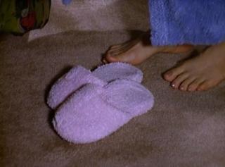 Kristin Davis feet photo thumbnail