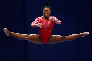 Simone Biles feet photo thumbnail