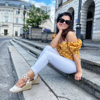 Katarzyna Cichopek feet photo thumbnail