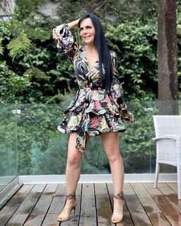 Maribel Guardia feet photo thumbnail