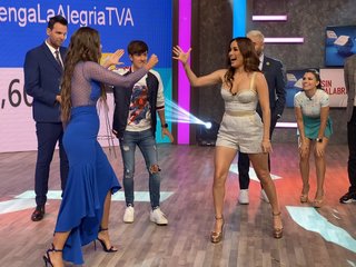 Cynthia Rodríguez feet photo thumbnail