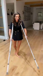 Olivia Culpo feet photo thumbnail