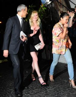 Kirsten Dunst feet photo thumbnail