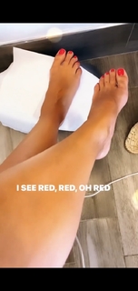 Veronica Maya feet photo thumbnail