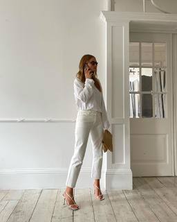 Rosie Huntington-Whiteley feet photo thumbnail