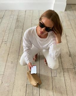 Rosie Huntington-Whiteley feet photo thumbnail